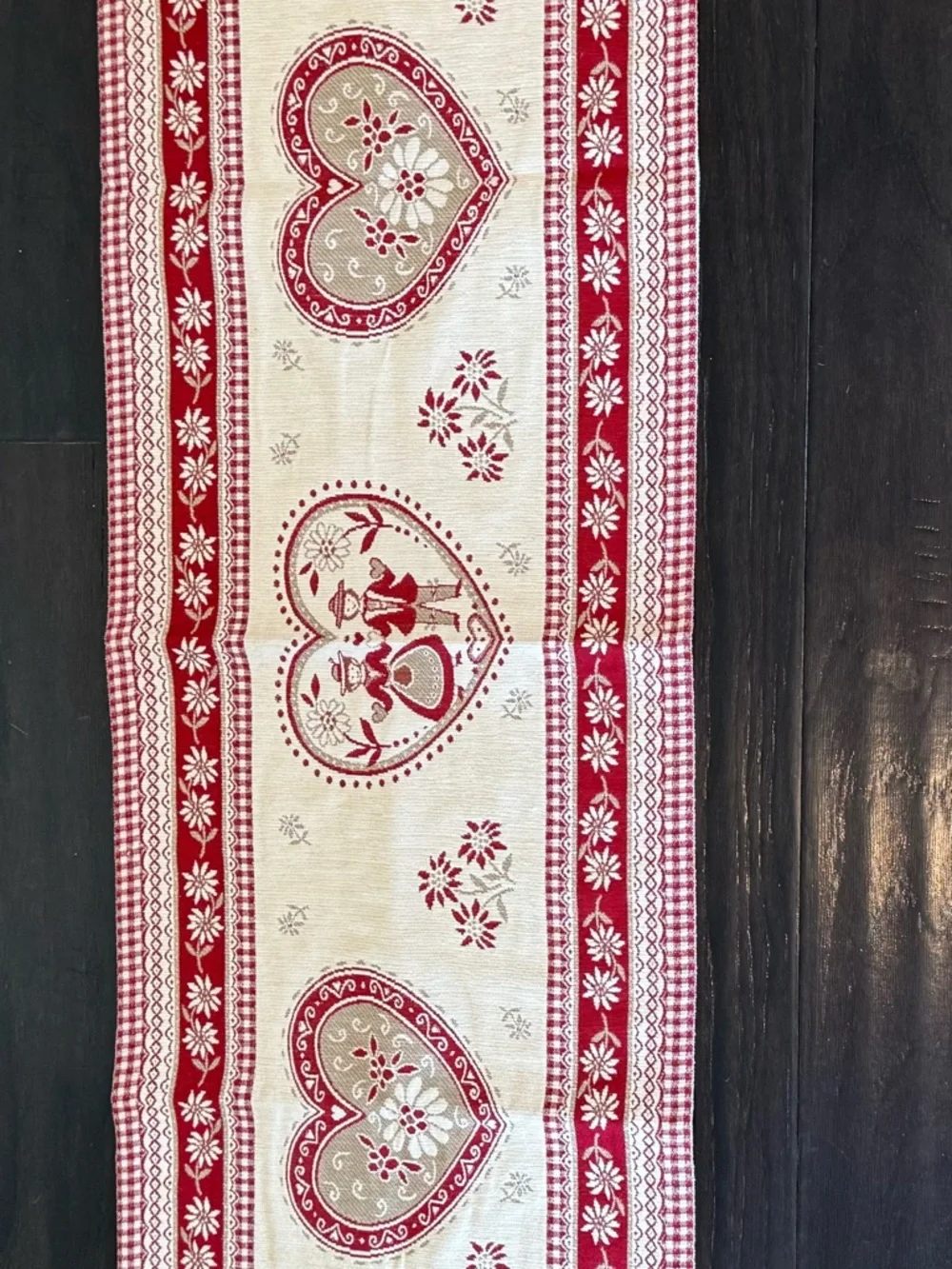 Hossner Seasons Home Table Runner Gobelin Tapestry Red Hearts Cream NWT